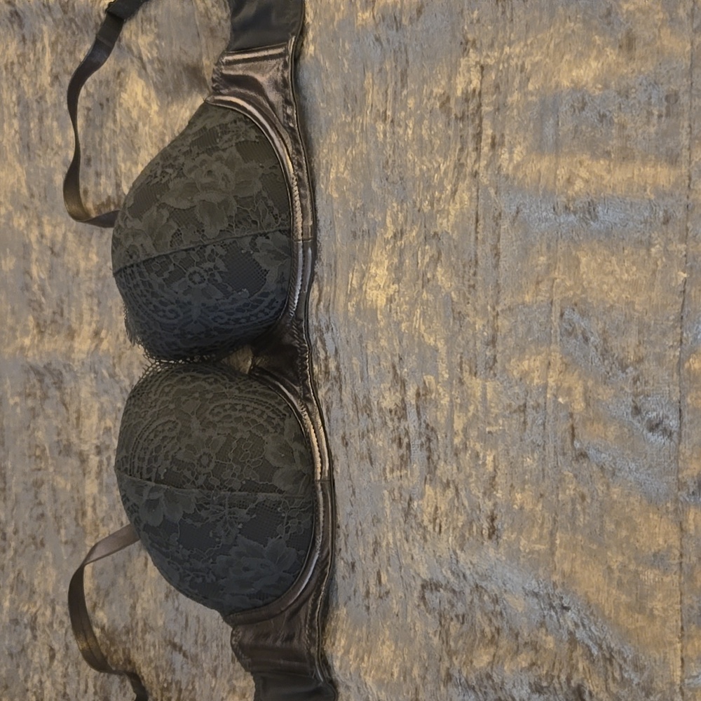 Victoria's  Secret bra